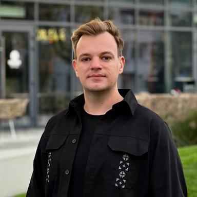 Alex C. - Senior Mobile Engineer - iOS, Swift and Telemedicine Platforms