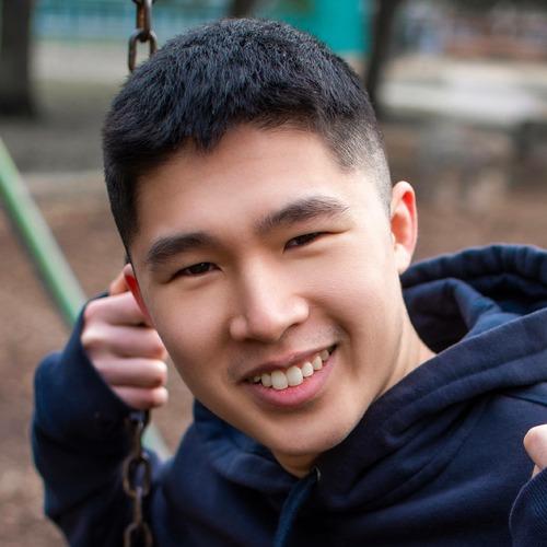 Alex G. || item.role}