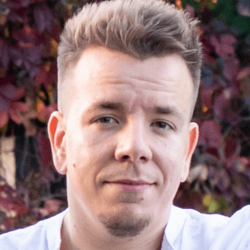 Alex P. || item.role}