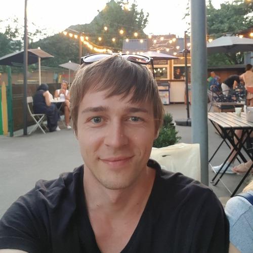 Alexander D. || item.role}