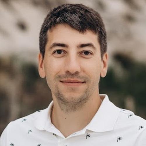 Alexander L. || item.role}