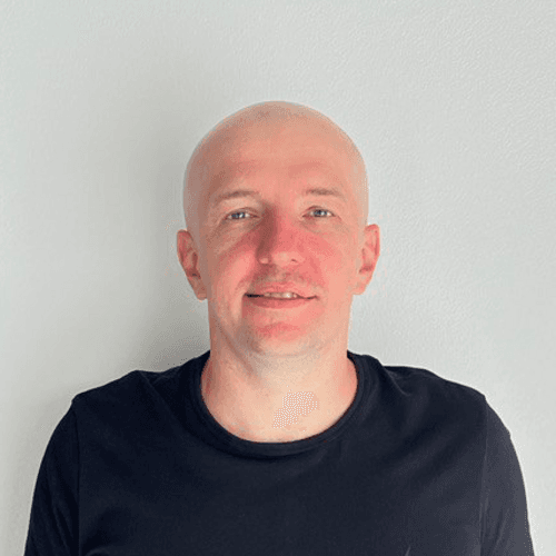 Alexander M. || item.role}