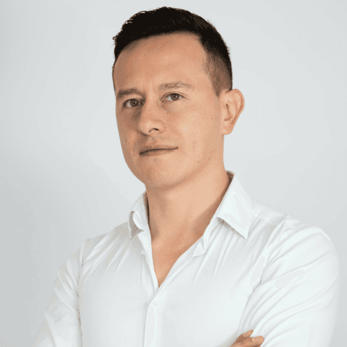 Alexander O. || item.role}