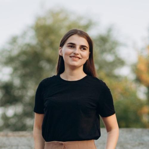 Alina K. || item.role}