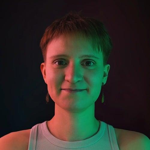 Anastasiya L. || item.role}