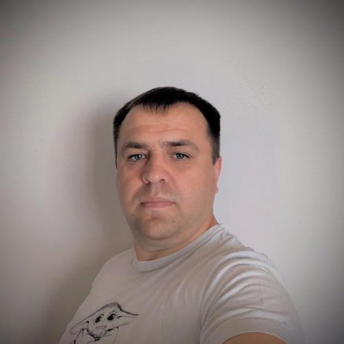 Anatolii S. || item.role}