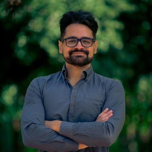 Andrea F. || item.role}