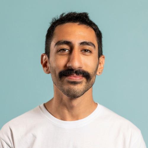 Arya H. || item.role}