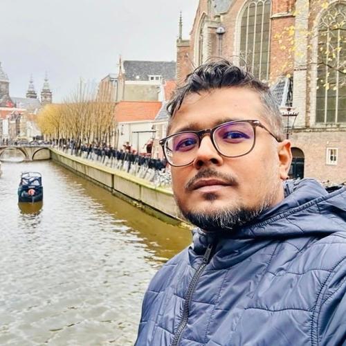 AVIK M. || item.role}