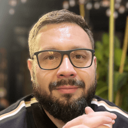 Azamat V. - Lead Mobile Engineer - iOS, Swift and GraphQL Platforms