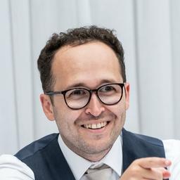 Charlie B. - Senior Frontend Engineer - Web Design, CSS and Content Management