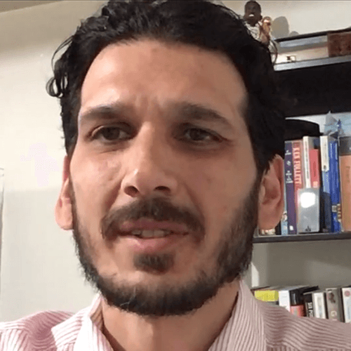 Chris T. || item.role}