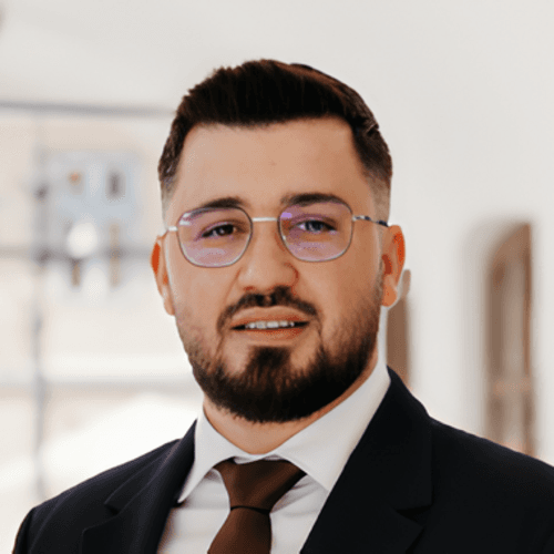 Cristian T. || item.role}