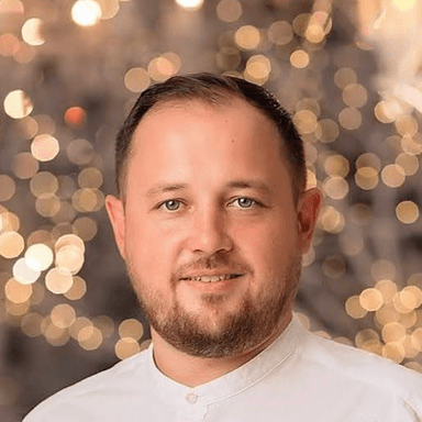 Damir K. - Lead Software Engineer - Cloud, Frontend and AI Platforms