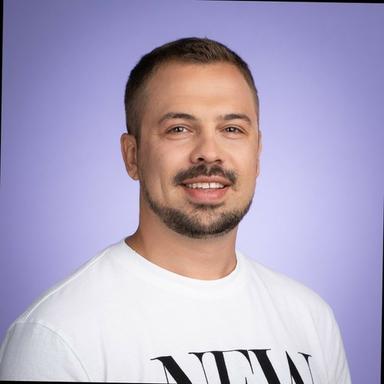 Daniel M. - Senior Full-Stack Engineer - Node.js, Vue.js and AWS Platforms