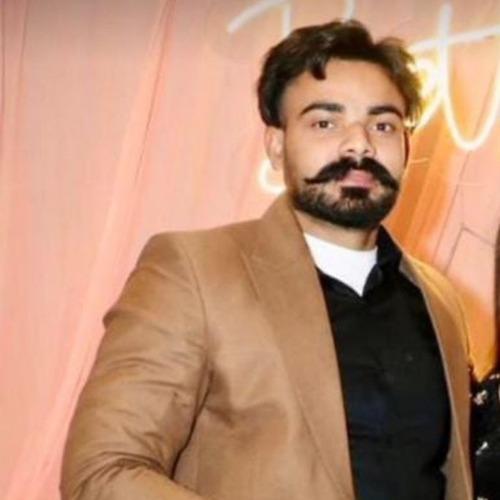 Darshanjeet S. || item.role}