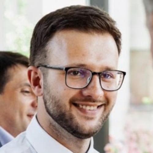 Denys P. || item.role}