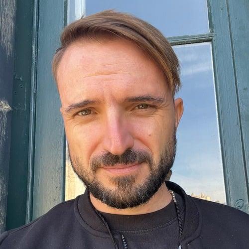 Dimitri A. - AI Chatbot Engineer