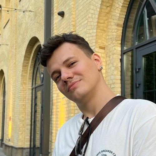 Eduard H. || item.role}