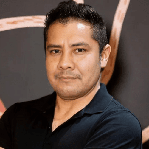 Fabian P. || item.role}