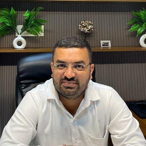 Gaurav B. || item.role}