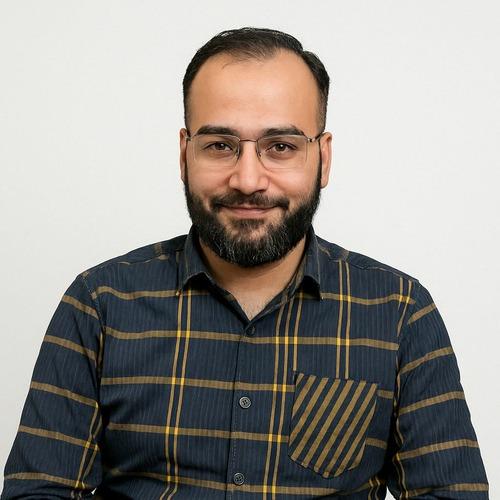 Hafiz Umair B. || item.role}