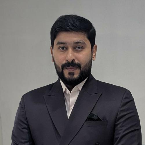 Hamza F. || item.role}