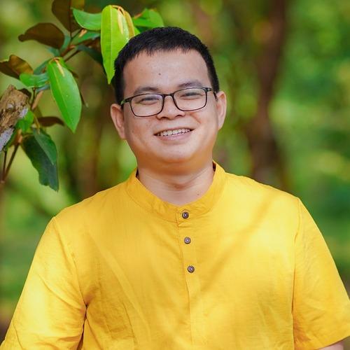 Hoang N. || item.role}