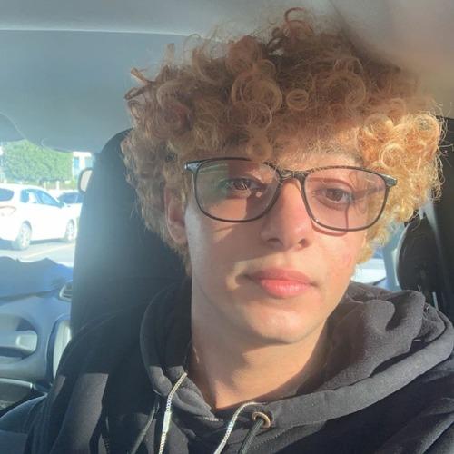 Hussein M. || item.role}