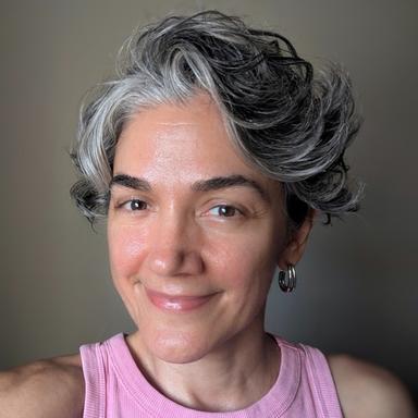 Irem H. - Junior Frontend Engineer - Web, Ecommerce and UX/UI Design