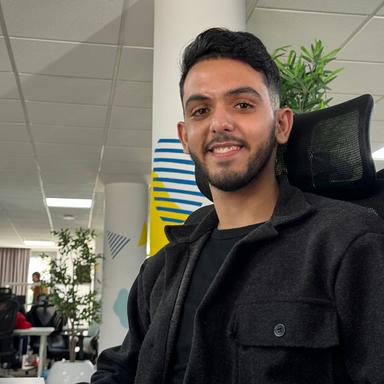 ISSAM E. - Junior Full-Stack Engineer - PHP, Vue.js and API Development