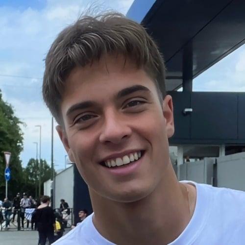 Jeremy Y. || item.role}