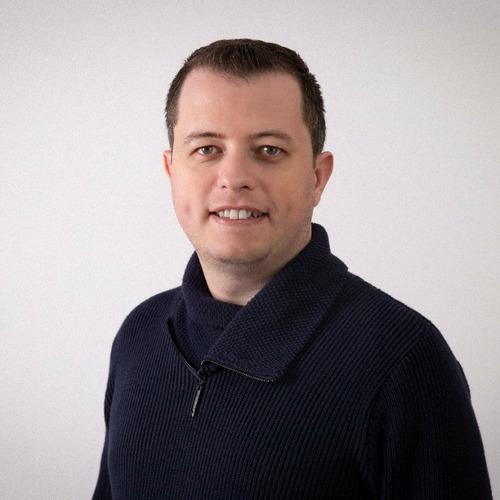 Jonathan R. || item.role}