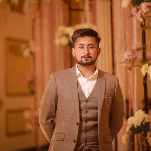 Junaid Z. || item.role}