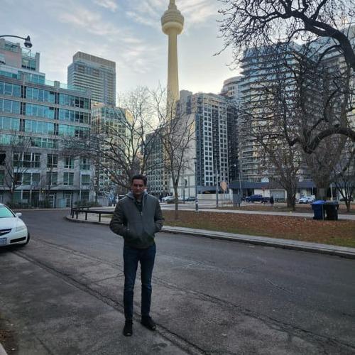 Juni R. || item.role}