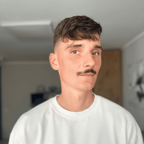 Kacper H. || item.role}