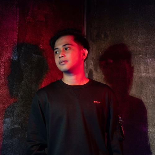 Karl B. || item.role}