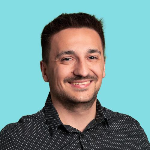 Konrad H. || item.role}