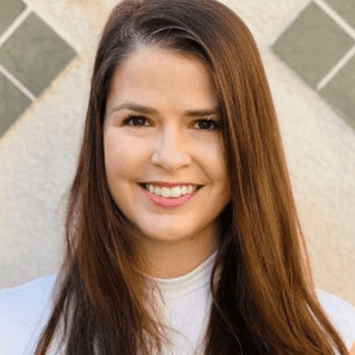 Launa R. || item.role}