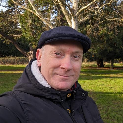 Lee B. || item.role}