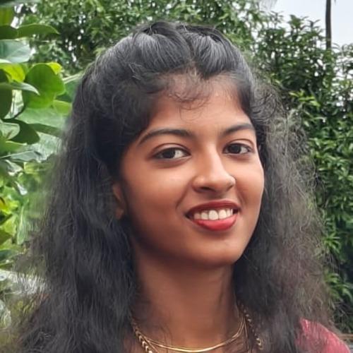 Lizi B. || item.role}