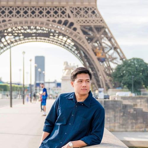 Lorenz C. || item.role}