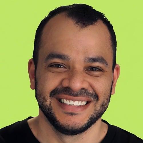 Mackewinsson P. || item.role}