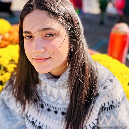 Mahnoor M. || item.role}