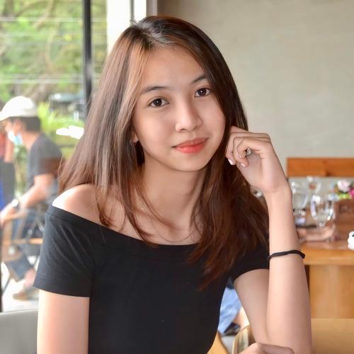 Marianne S. || item.role}