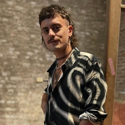 Martin L. || item.role}