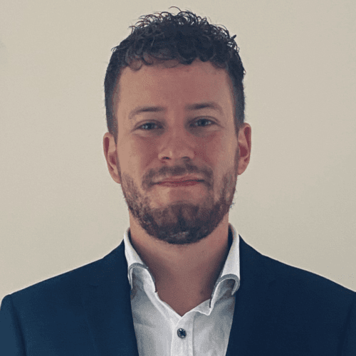 Martin N. || item.role}