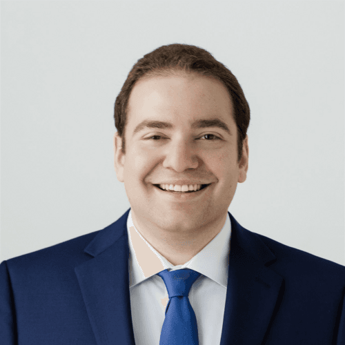 Max G. || item.role}