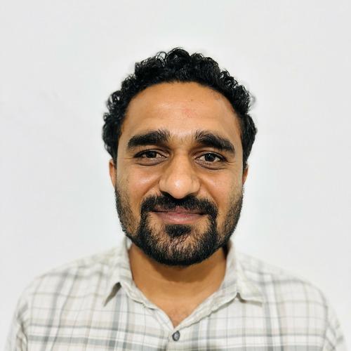 Mayur K. || item.role}