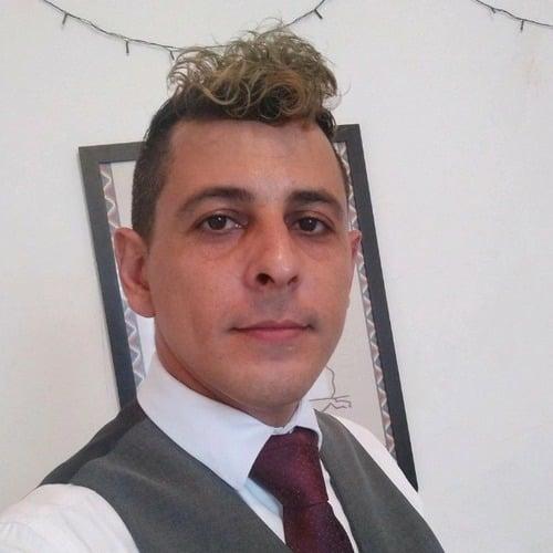 Milton B. || item.role}